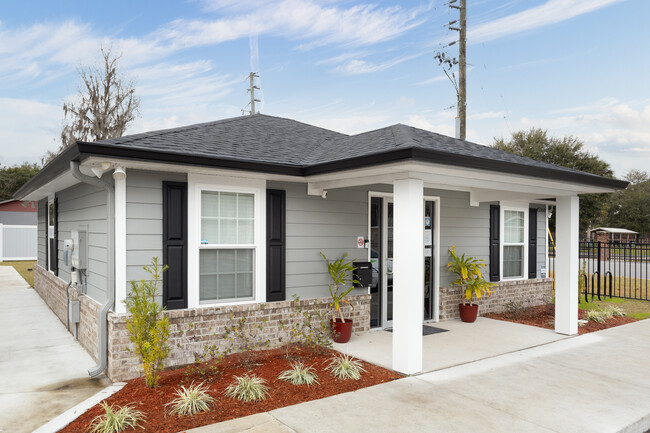 Topaz Oaks in Callahan, FL - Building Photo - Building Photo