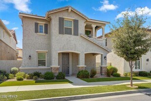 2048 S Agnes Ln in Gilbert, AZ - Building Photo
