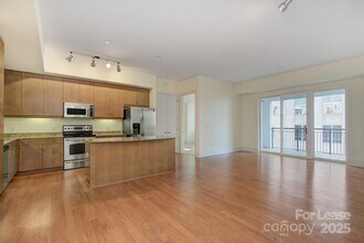 4625 Piedmont Row Dr in Charlotte, NC - Building Photo - Building Photo
