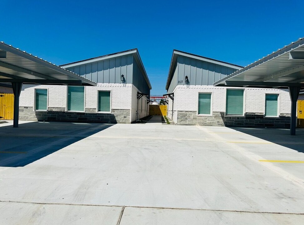 1618 Playa Dr, Unit 1 in Weslaco, TX - Building Photo