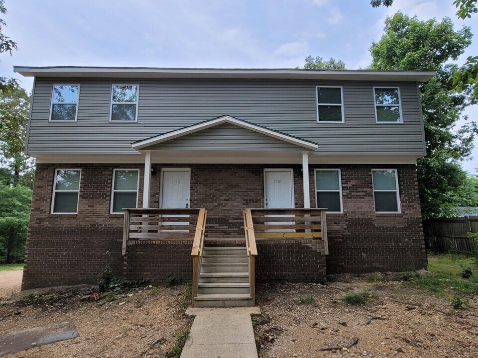 1710 6th Pl Cir NW, Unit 1710 in Center Point, AL - Building Photo