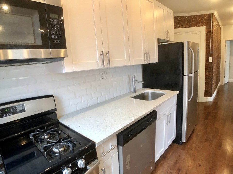 2254 5th Ave-Unit -14 in New York, NY - Building Photo