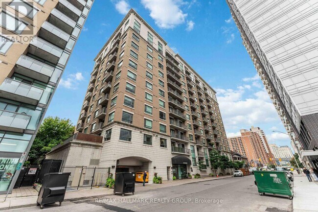 200-200 Besserer St in Ottawa, ON - Building Photo - Building Photo