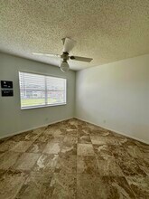 200 Lake Dora Dr in West Palm Beach, FL - Building Photo - Building Photo