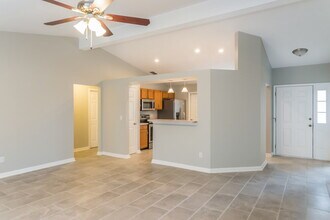 3103 Olde Sutton Parke Dr in Orange Park, FL - Foto de edificio - Building Photo