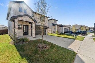 811 Rosemary Hl Dr in McKinney, TX - Building Photo - Building Photo