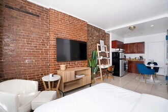501 E 83rd St, Unit FL2-ID402150P in New York, NY - Building Photo - Building Photo