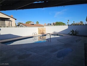 6764 Groveview Ln in Las Vegas, NV - Building Photo - Building Photo
