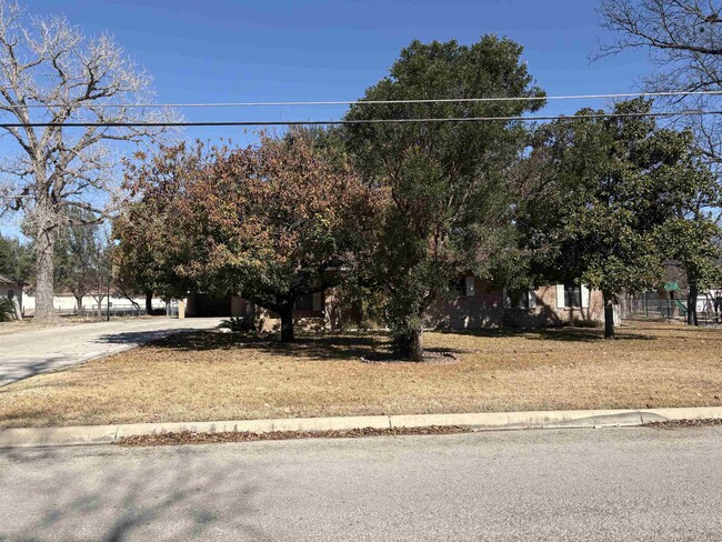 112 Rose Ave in Del Rio, TX - Foto de edificio - Building Photo