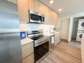 50 NW 31st St, Unit B12 in Miami, FL - Building Photo - Building Photo