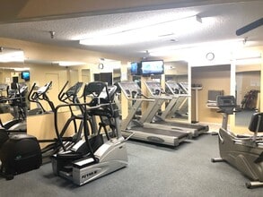 Newton Towers in Torrance, CA - Foto de edificio - Building Photo