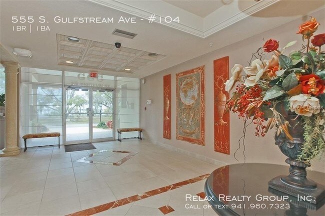 555 S Gulfstream Ave-Unit -#104 in Sarasota, FL - Building Photo - Building Photo