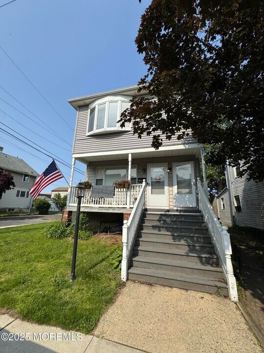 9 Kearney St in Keyport, NJ - Building Photo