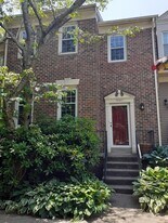 7867 Hampton Village Pass in Annandale, VA - Building Photo