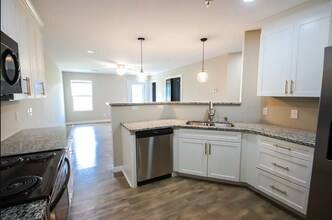 3811 McBroom Chapel Rd, Unit B in Cookeville, TN - Foto de edificio - Building Photo