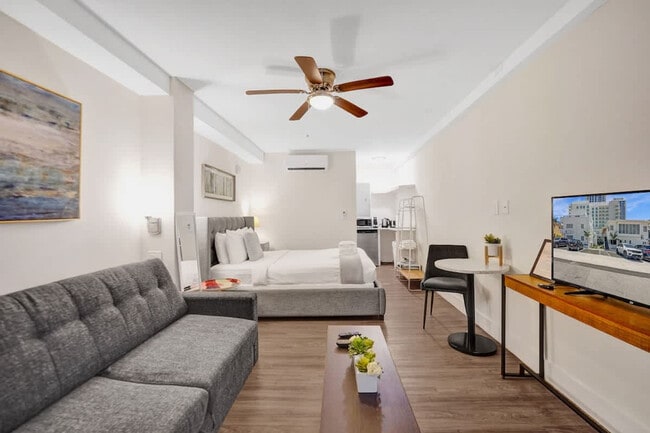 3020 Seville St in Fort Lauderdale, FL - Building Photo - Building Photo