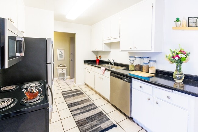 Courtyard Apartments