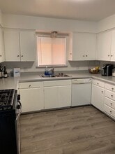 1940 Yale St in Visalia, CA - Foto de edificio - Building Photo