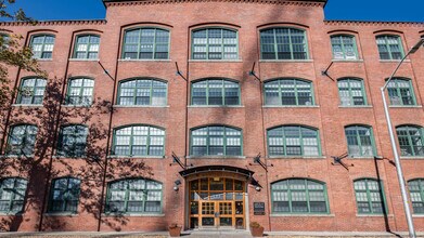 195 Binney St in Cambridge, MA - Foto de edificio - Building Photo