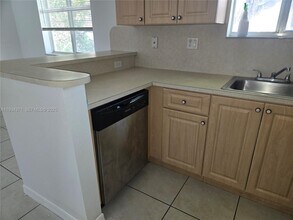 1261 SE 29th St in Homestead, FL - Building Photo - Building Photo