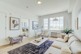 520 Cliff St, Unit 103 in Fairview, NJ - Building Photo