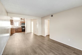 Chancellor Arms in Riverside, CA - Building Photo - Building Photo