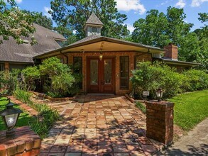 3415 Bayou Dr E in Dickinson, TX - Building Photo - Building Photo