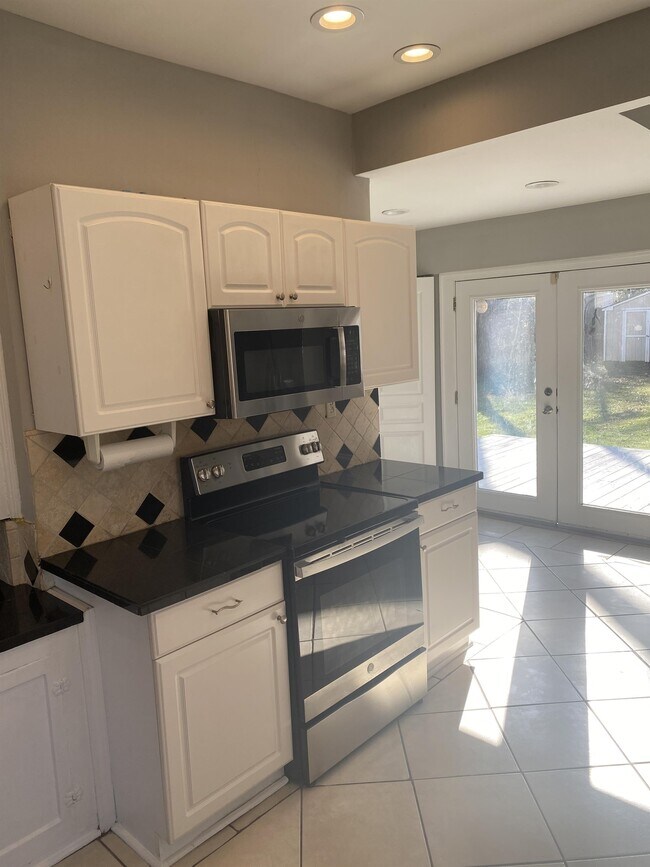 249 Keswick Ave in Charlotte, NC - Building Photo - Building Photo