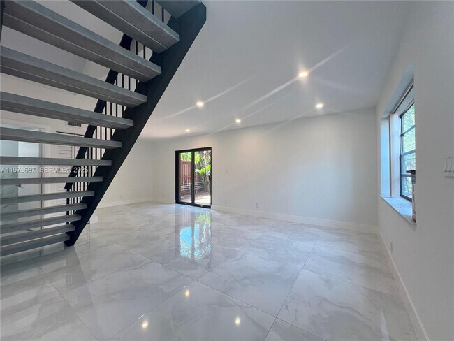 6435 SW 116th Pl in Miami, FL - Building Photo - Building Photo