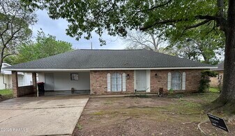 105 San Carlos Cir in Lafayette, LA - Building Photo