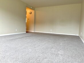 2660 Sheridan Dr in Tonawanda, NY - Building Photo - Building Photo