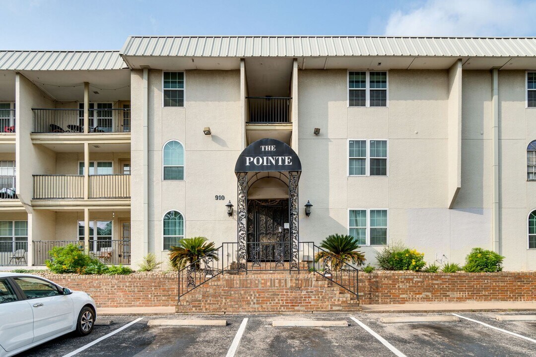 910 Duncan Ln in Austin, TX - Foto de edificio