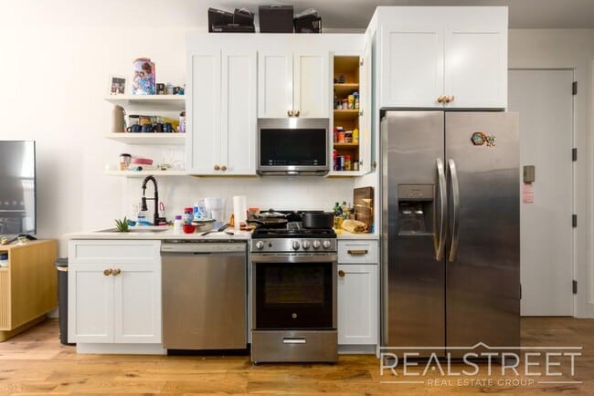 property at 10 Marconi Pl