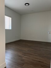 6900 Laurel Canyon Blvd, Unit 303 in Los Angeles, CA - Foto de edificio - Building Photo