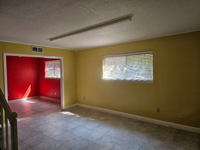 1942 Mediamolle Dr in New Orleans, LA - Foto de edificio - Building Photo