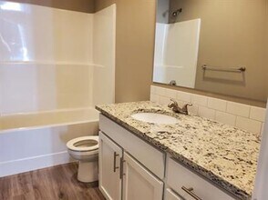 6912 Liberty Ln in Tumwater, WA - Building Photo - Building Photo