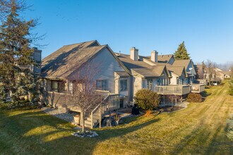 Oakbrook Villas in Ann Arbor, MI - Building Photo - Building Photo