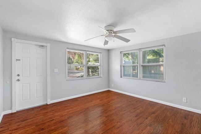 724 2nd Ave NE in Largo, FL - Building Photo - Building Photo