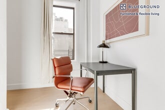 244 W 72nd St in New York, NY - Building Photo - Building Photo