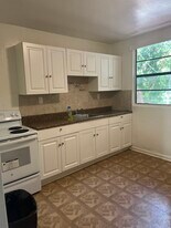 1434 NE 134th Rd in North Miami, FL - Building Photo