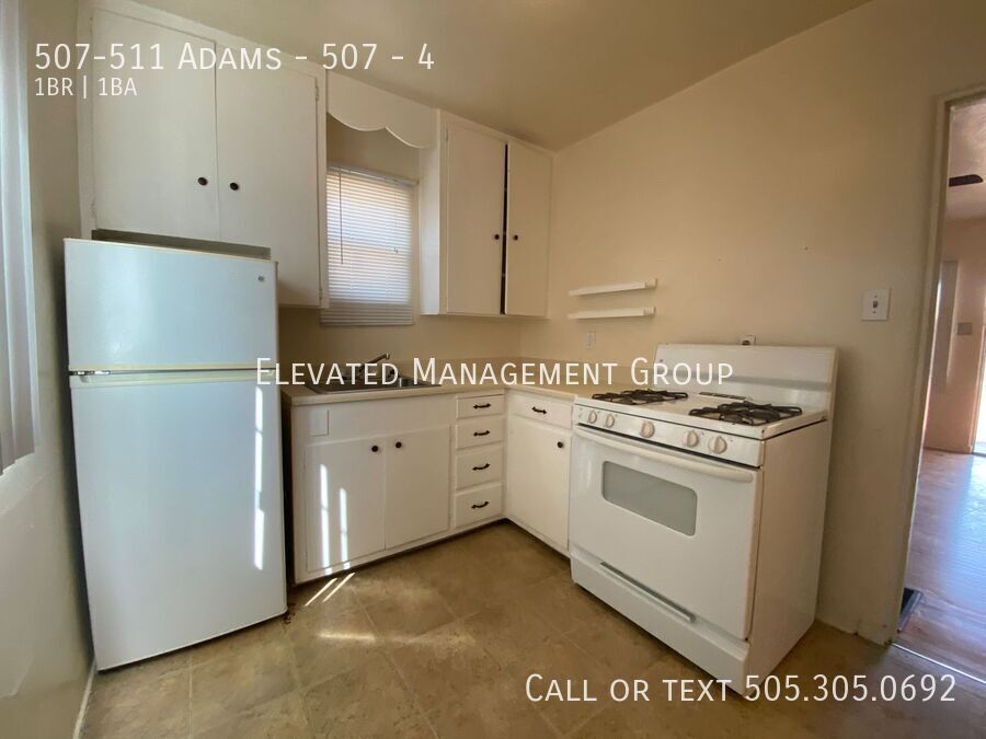 507-511 Adams St NE in Albuquerque, NM - Building Photo
