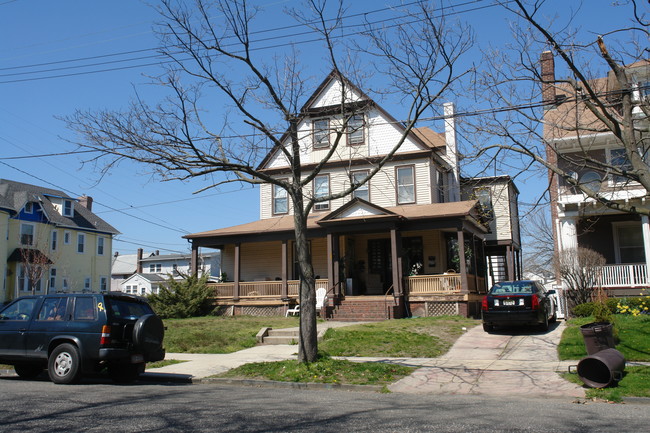 309 2nd Ave in Asbury Park, NJ - Foto de edificio - Building Photo