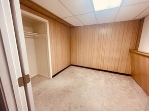 7043 Brocton Ct in Springfield, VA - Foto de edificio - Building Photo