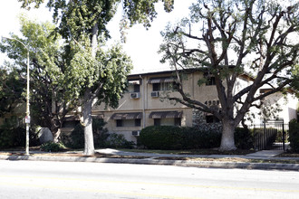 4908 Hazeltine Ave in Sherman Oaks, CA - Building Photo - Primary Photo