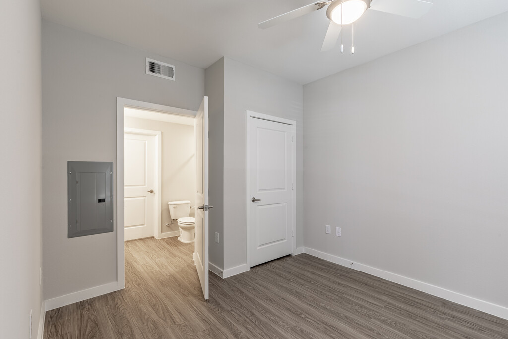 Greenline North Apartments in San Antonio, TX | ApartmentHomeLiving.com