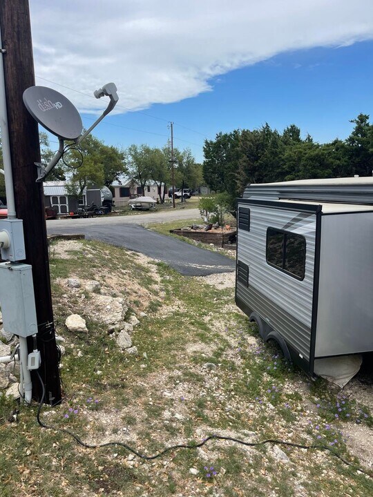 532 Stenen Dr in Canyon Lake, TX - Building Photo