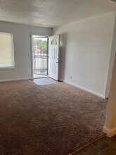 1275 E Bellevue Rd in Atwater, CA - Building Photo - Building Photo
