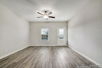 9107 Bennett Frst in Converse, TX - Building Photo - Building Photo