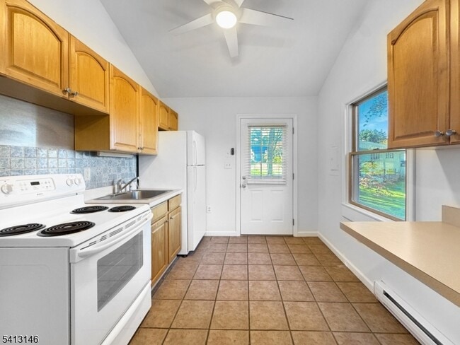 964 NJ-173 in Bloomsbury, NJ - Building Photo - Building Photo