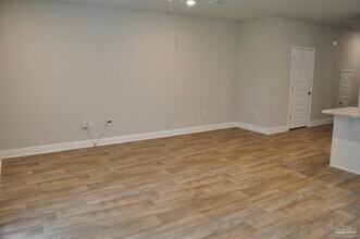 6060 Royal Port Ct in Bellview, FL - Building Photo - Building Photo